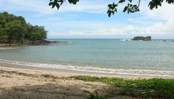 Pantai Pulomanuk